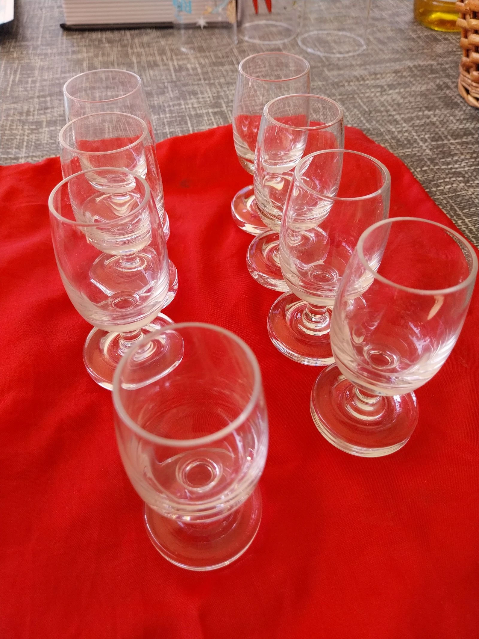 Lot 8 verres digestif 